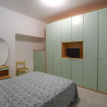 2 Bedroom Lovely In Soverato ソヴェラート・マリーナ